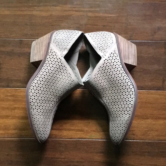 [ Vince Camuto ] - Derindia Laser-Cut Ankle Bootie - Picture 3 of 8